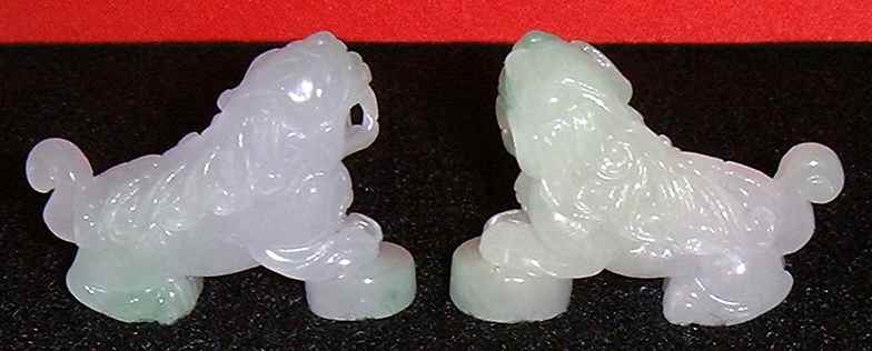 Unique light-purple pair of jade lions (Back view)